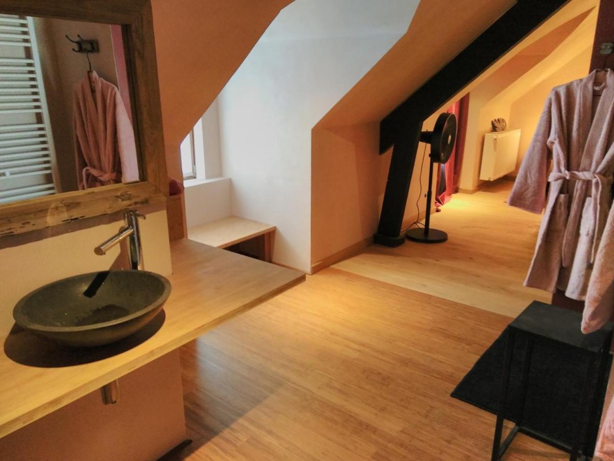 Chambres D'Hotes Les 3 Salamandres Yvoir Exteriör bild
